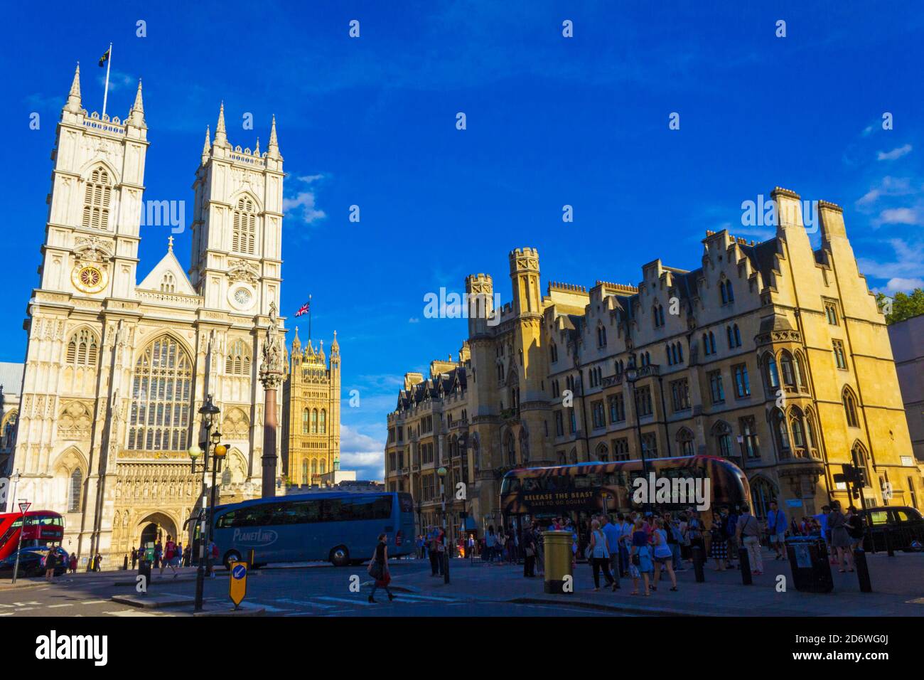 The Sanctuary with the Westminster Abbey and the historic building of